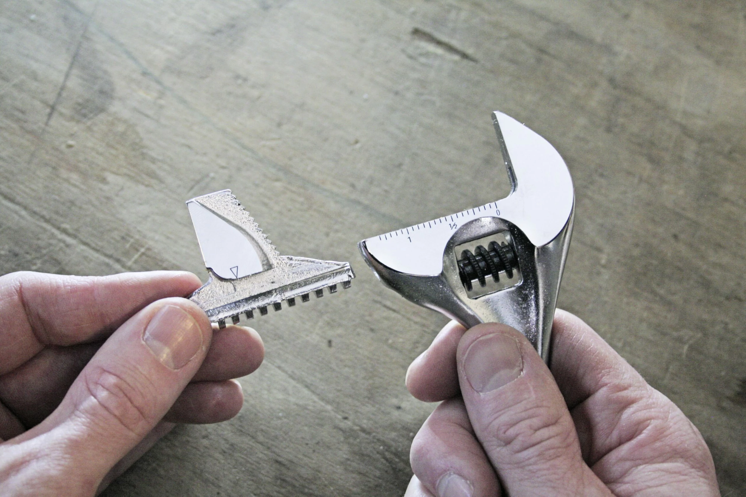 Facom 101.15GR Adjustable Spanner Wrench With Reversible Jaw 15" (380mm) 2 Facom 101.15GR Adjustable Spanner Wrench With Reversible Jaw 15" (380mm) - Image 2